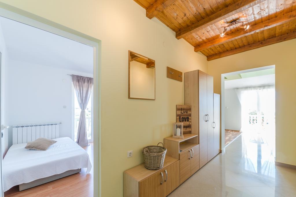 Appartamento Crowonder Sun&fun House With Large Swimming Pool, Playroom And Garden