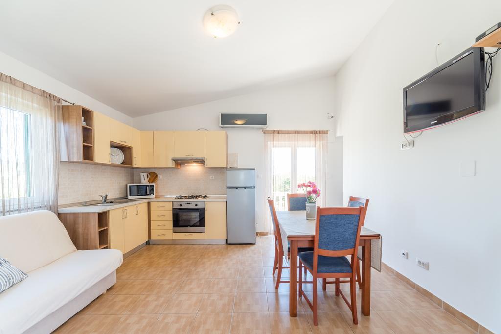Appartamento Crowonder Sun&fun House With Large Swimming Pool, Playroom And Garden