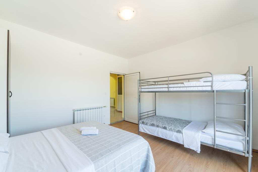 Crowonder Sun&fun House With Large Swimming Pool, Playroom And Garden Appartamento Bibinje